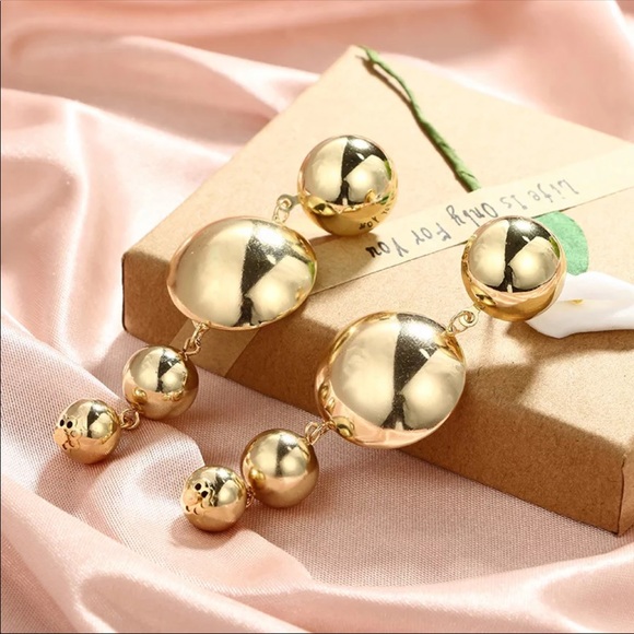 COPY - COPY - NWOT EARRINGS - Picture 3 of 6